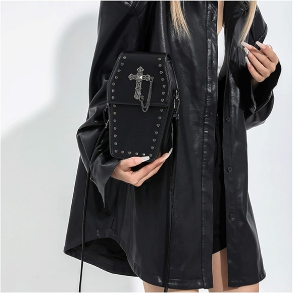 Gothic Coffin Crossbody Bag – Black Faux Leather with Chain NWOT - Picture 10 of 13